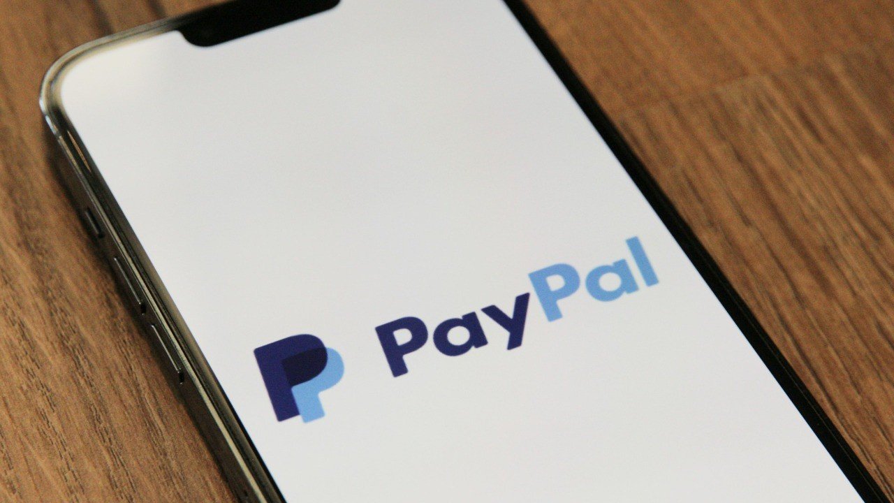 PayPal vs. Gift Cards: What’s The Best Way To Redeem Rewards?